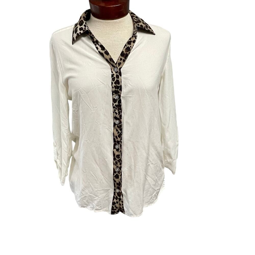 Chico's Button Down Top Cheetah Trim Size Small Roll Tab Sleeves